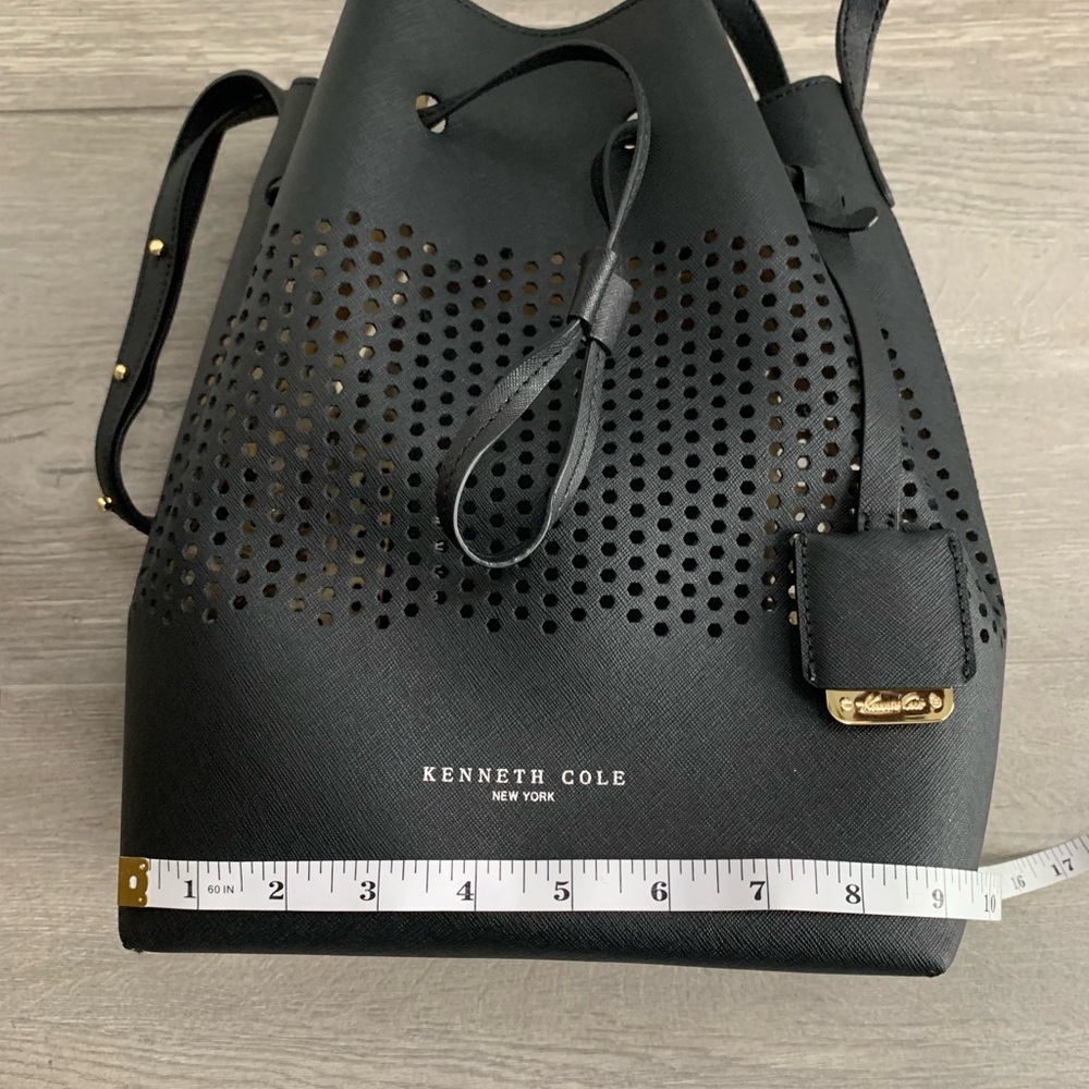 Kenneth Cole Vintage Black Laser Cut Drawstring Bucket Bag Shoulder Purse - Picture 3 of 13